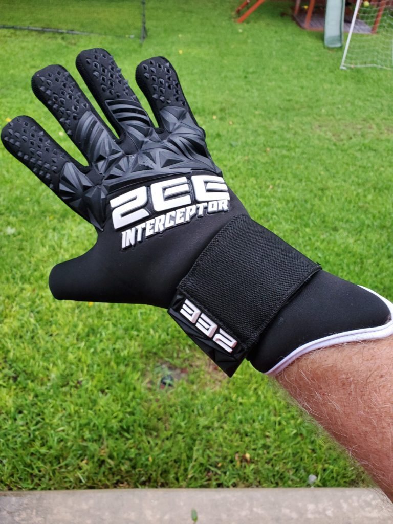 Interceptor Goalkeeper Gloves by ZEE - 4mm German Contact Latex and Removable wrist strap