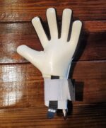 ZEE Interceptor White Goalkeeper Gloves