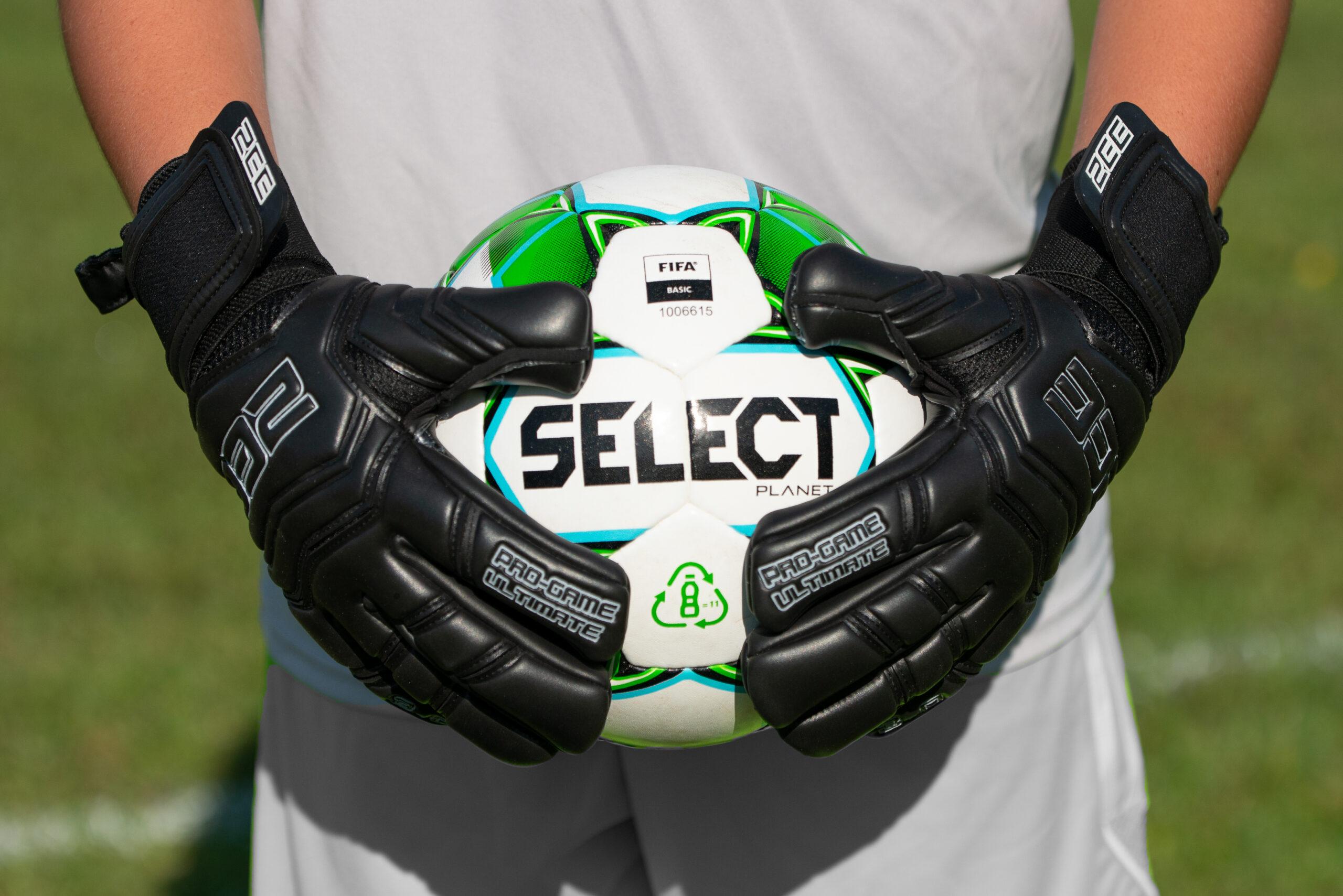 ZEE Goalkeeper Gloves - Pro-Game 3.0 Ultimate