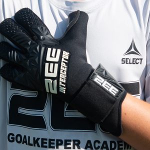 ZEE Interceptor Pro Goalkeeper Gloves Black